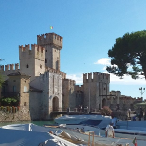 Sirmione fra terra e acqua.