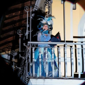 IL CORTEO DEI 4 ELEMENTI: LA NINFA GARDA ACCOGLIE POCAHONTAS