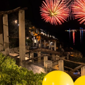 Yellow night