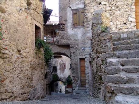 Il Borgo medievale di Canale di Tenno (Tn)